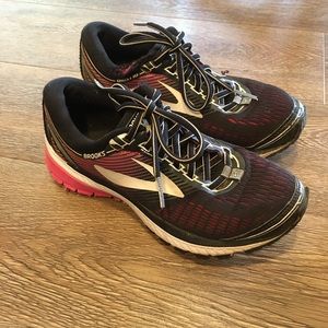 BROOKS Size 6 | Women’s Running Shoe